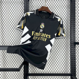 Real Madrid 2025/26 — Arrow Black Edition