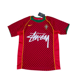 Stüssy x Portugal — Shirt Rood Speciale Editie